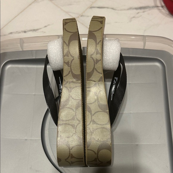 Coach Black and Brown Logo Flip Flops, Size 7. New With No Box - Picture 3 of 7